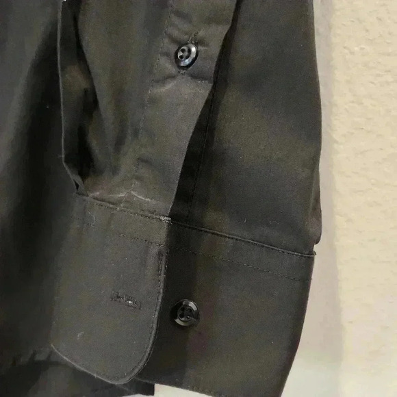 Wall Street Classic Fit Button Down Shirt - Picture 5 of 9